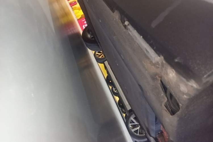 Used Leapmotor C16 2024 Range-Extended 200 Luxury Edition Right Side Sill