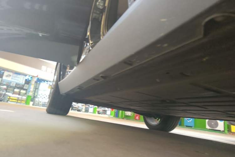 Used Leapmotor C16 2024 Pure Electric 520 Deluxe Edition Right Side Sill