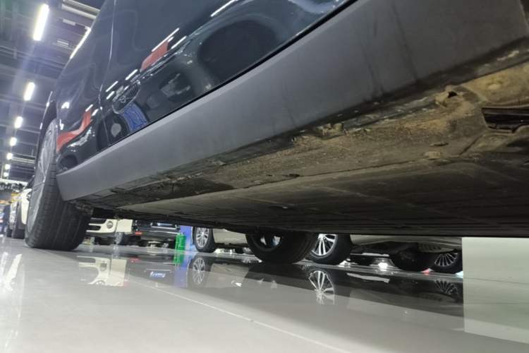 Used Leapmotor C16 2024 All-Electric 520 LiDAR Edition Right Side Sill