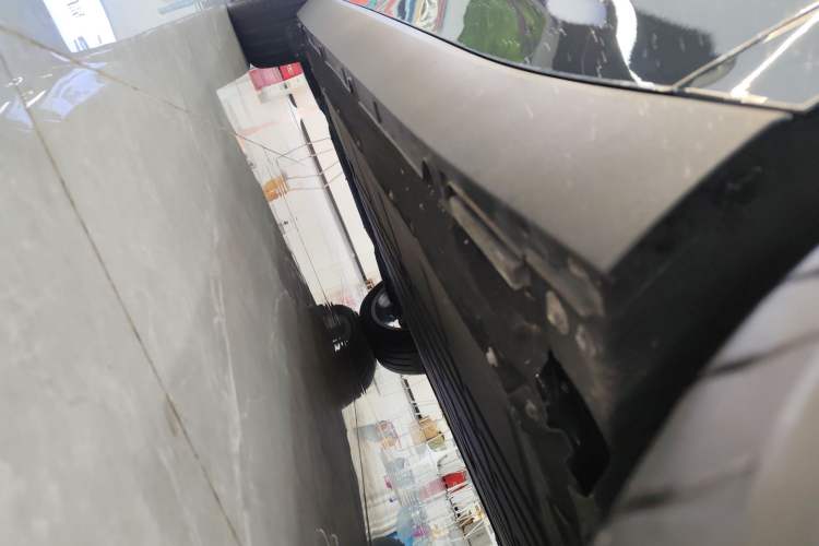Used Leapmotor C16 2024 All-Electric 520 LiDAR Edition Right Side Sill