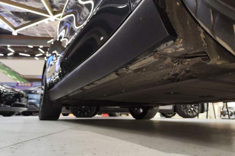 Used Leapmotor C16 2024 Range-Extended 200 Luxury Edition Right Side Sill