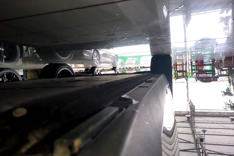 Used Leapmotor C16 2024 All-Electric 580 Luxury Edition Right Side Sill