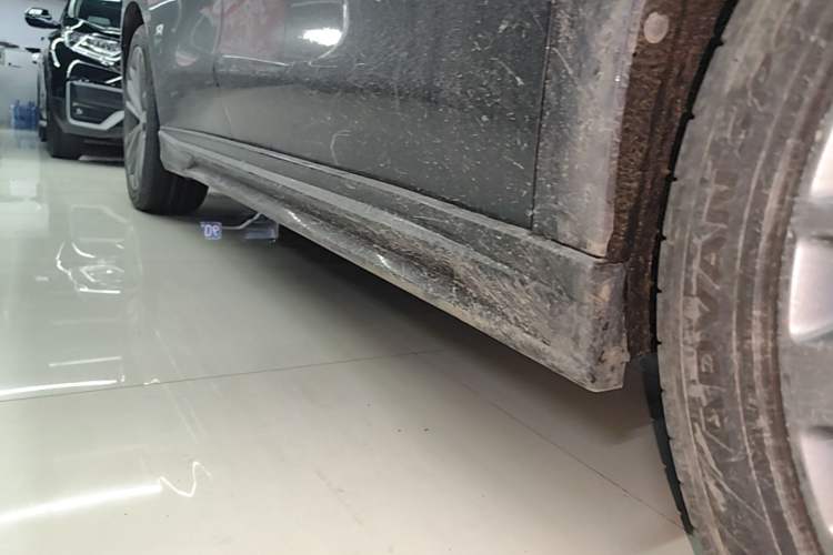 Used Leapmotor C16 2024 Range-Extended 200 Luxury Edition Right Side Sill