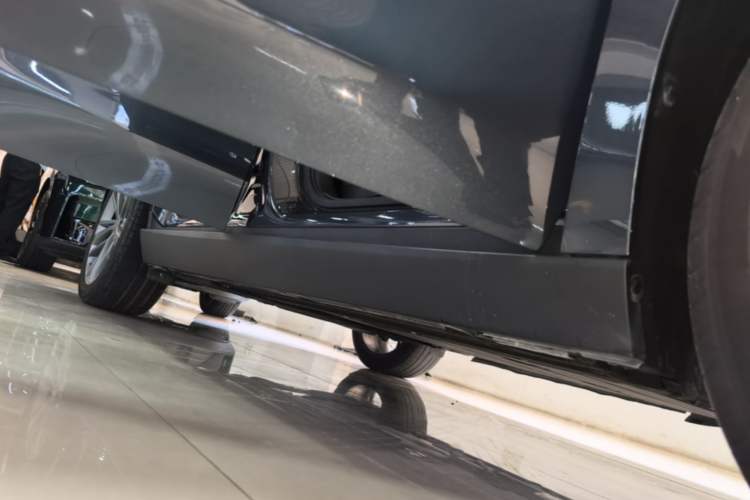 Used Leapmotor C16 2024 Range-Extended 200 Luxury Edition Right Side Sill