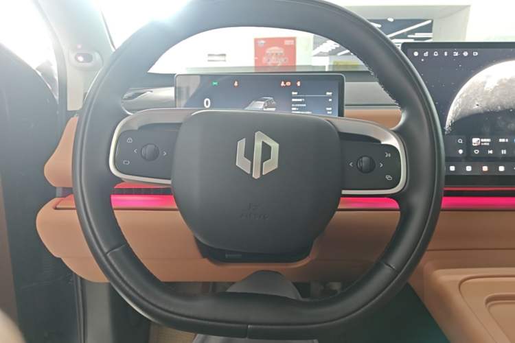 Used Leapmotor C16 2024 Range-Extended 200 Luxury Edition Steering Wheel