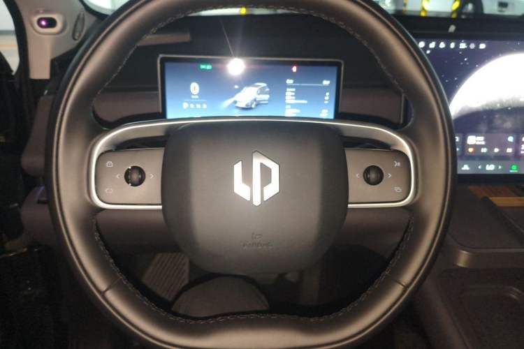 Used Leapmotor C16 2024 Pure Electric 520 Deluxe Edition Steering Wheel