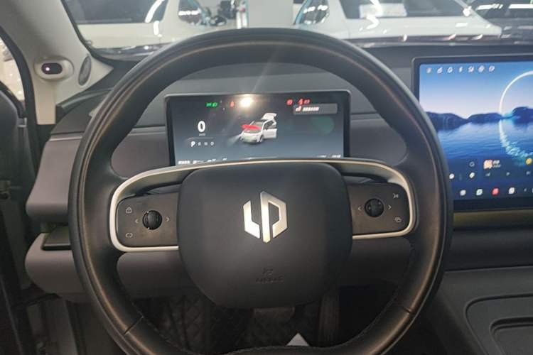 Used Leapmotor C16 2024 Range-Extended 200 Luxury Edition Steering Wheel