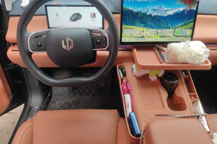 Used Leapmotor C16 2024 Range-Extended 200 Luxury Edition Steering Wheel
