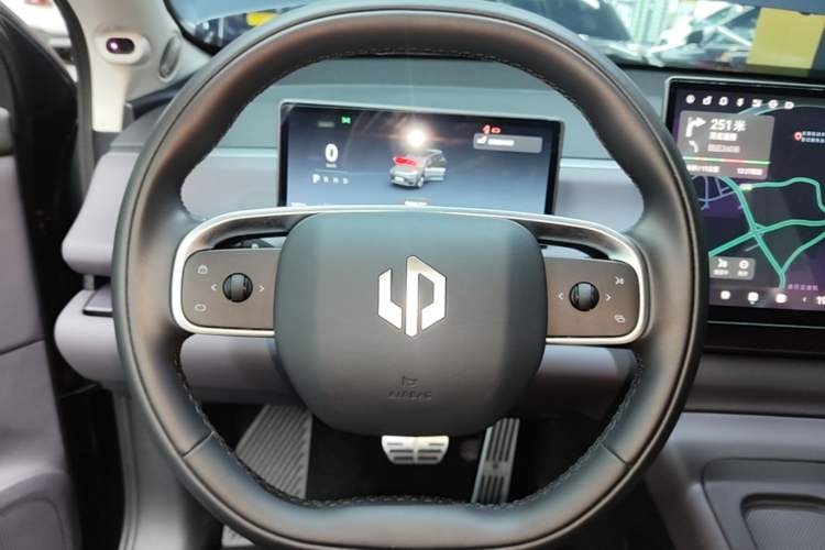 Used Leapmotor C16 2024 All-Electric 520 LiDAR Edition Steering Wheel