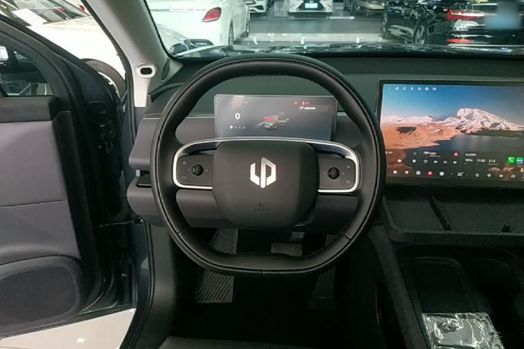 Used Leapmotor C16 2024 Pure Electric 520 Deluxe Edition Steering Wheel