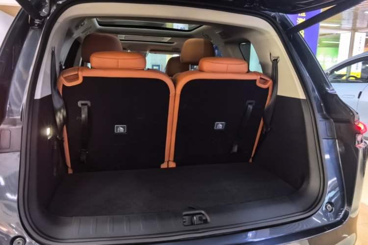 Used Leapmotor C16 2024 Range-Extended 200 Luxury Edition Trunk