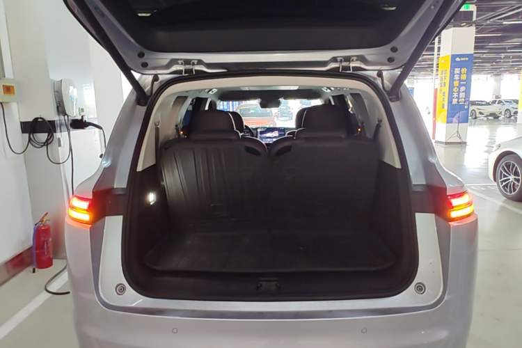 Used Leapmotor C16 2024 Range-Extended 200 LiDAR Edition Trunk