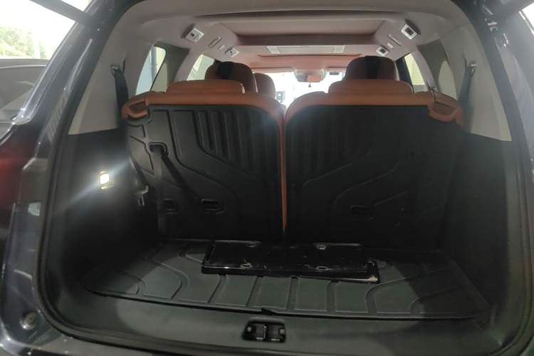 Used Leapmotor C16 2024 Range-Extended 200 Luxury Edition Trunk