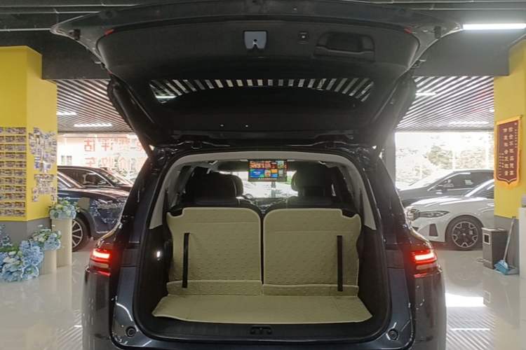 Used Leapmotor C16 2024 Range-Extended 200 Luxury Edition Trunk