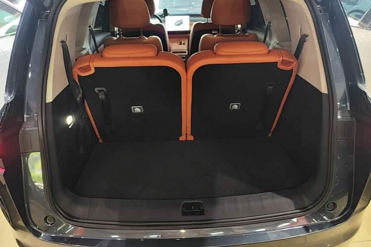 Used Leapmotor C16 2024 Range-Extended 200 Luxury Edition Trunk