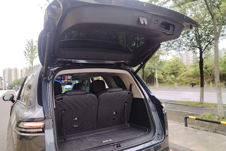 Used Leapmotor C16 2024 Range-Extended 200 Luxury Edition Trunk