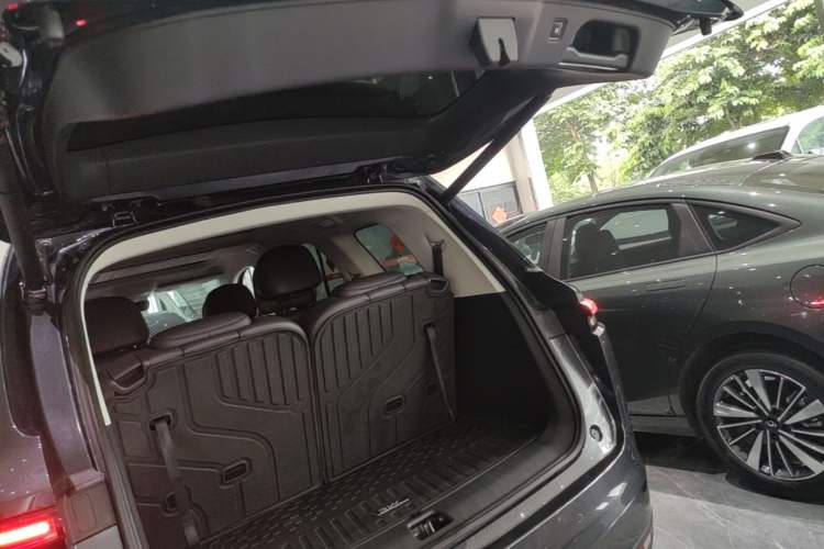 Used Leapmotor C16 2024 All-Electric 520 LiDAR Edition Trunk