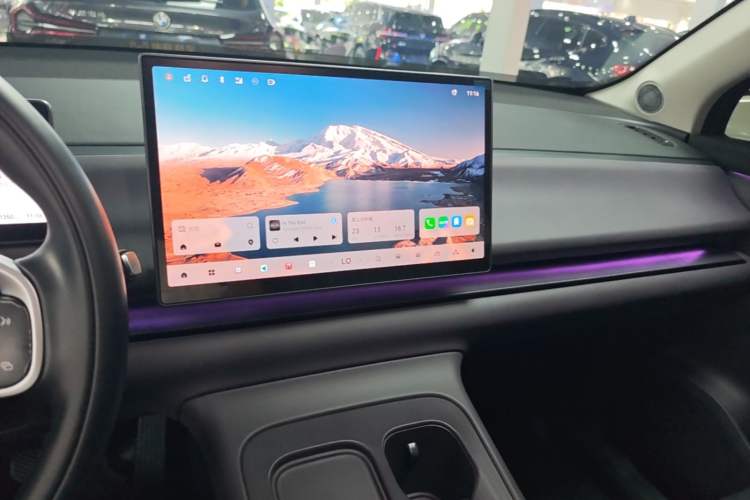 Used Leapmotor C16 2024 Range-Extended 200 Luxury Edition Audio And AC Panel