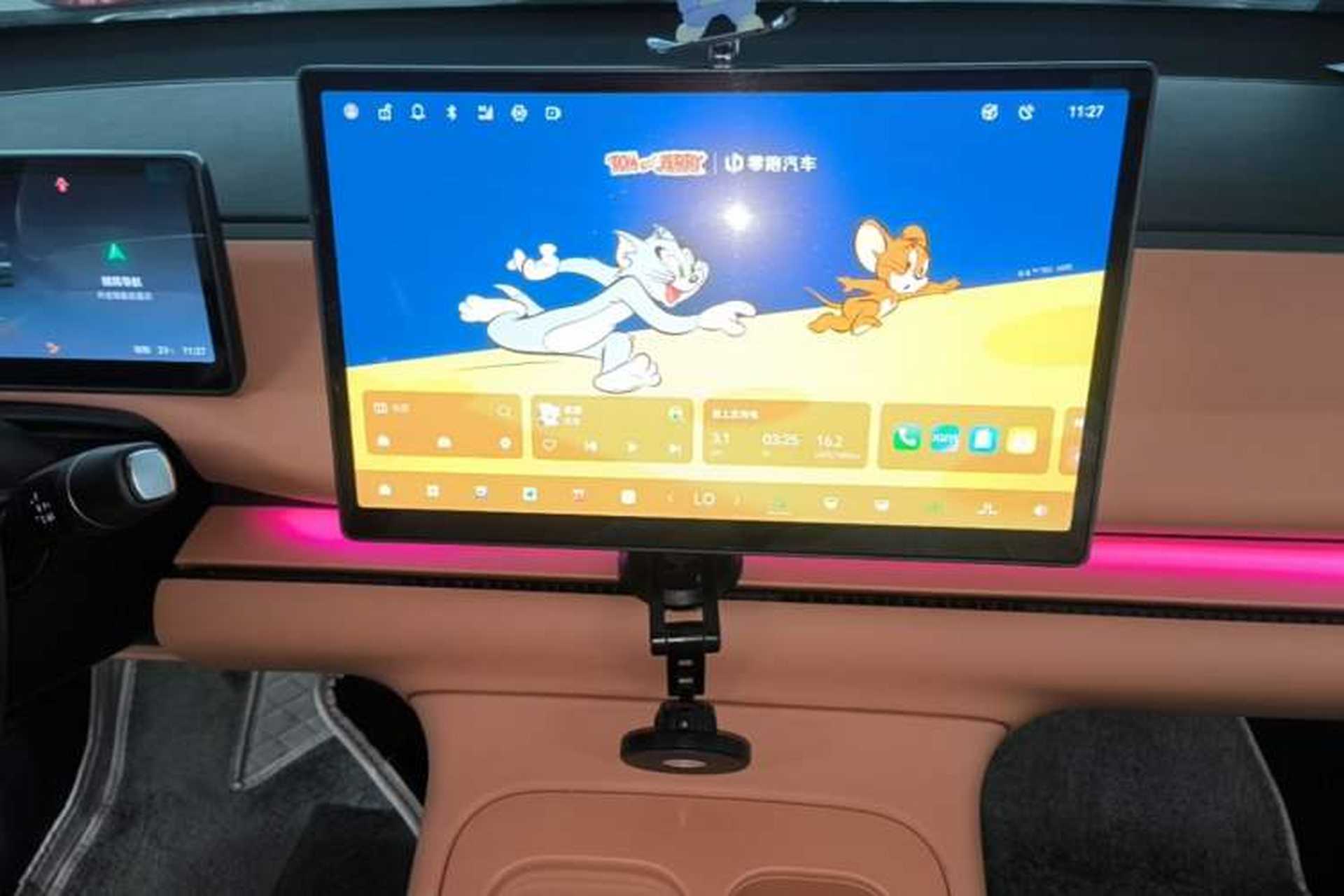 Used Leapmotor C16 2024 All-Electric 520 LiDAR Edition Audio And AC Panel