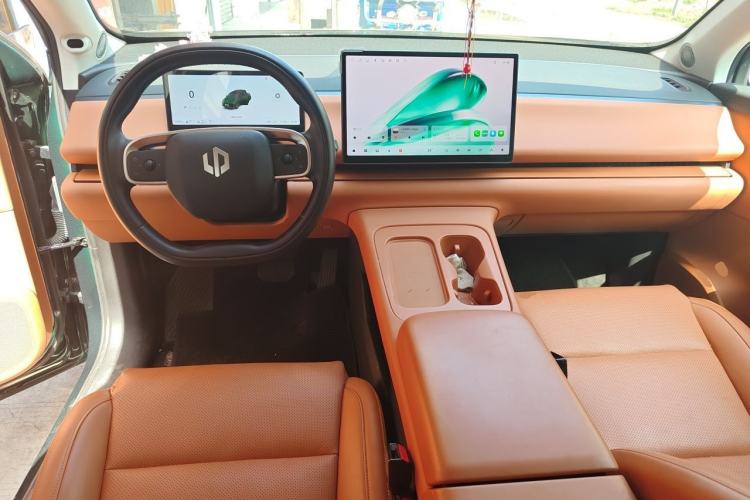 Used Leapmotor C16 2024 Range-Extended 200 Luxury Edition Center Console