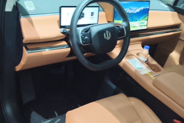 Used Leapmotor C16 2024 Range-Extended 200 Luxury Edition Center Console