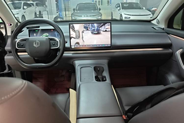 Used Leapmotor C16 2024 Range-Extended 200 Smart Enjoyment Edition Center Console