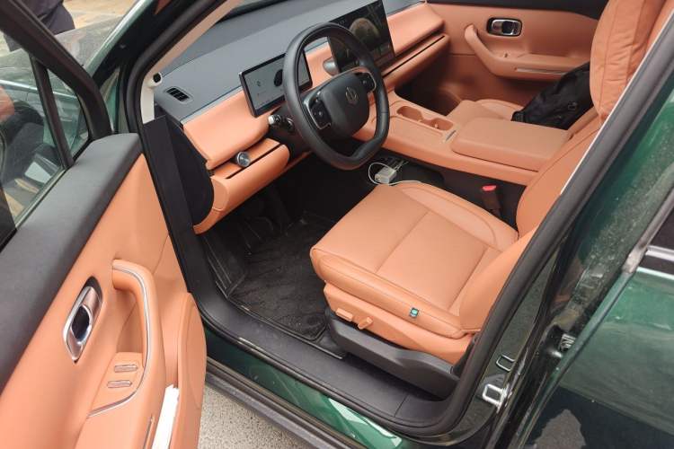 Used Leapmotor C16 2024 Range-Extended 200 Luxury Edition Driver Seat
