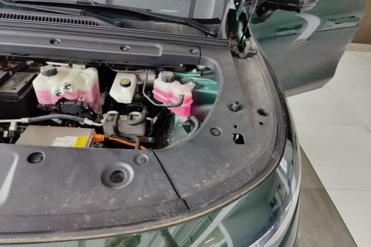 Used Leapmotor C16 2024 All-Electric 520 LiDAR Edition Engine Bay Left