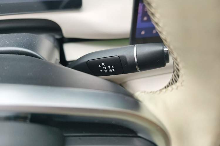 Used Leapmotor C16 2024 Range-Extended 200 LiDAR Edition Gear Lever