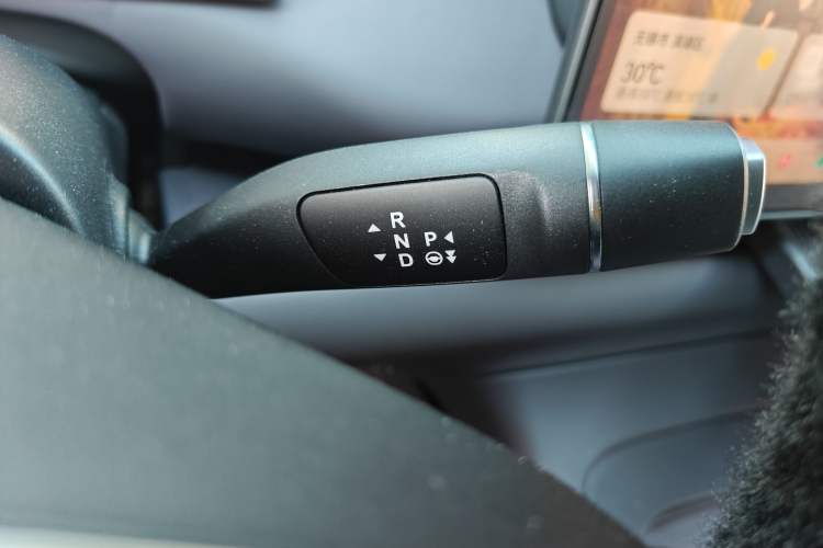 Used Leapmotor C16 2024 Range-Extended 200 Luxury Edition Gear Lever