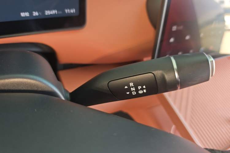 Used Leapmotor C16 2024 Range-Extended 200 Luxury Edition Gear Lever