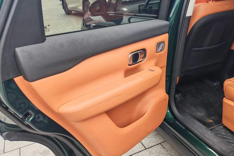 Used Leapmotor C16 2024 Range-Extended 200 Luxury Edition Interior 1