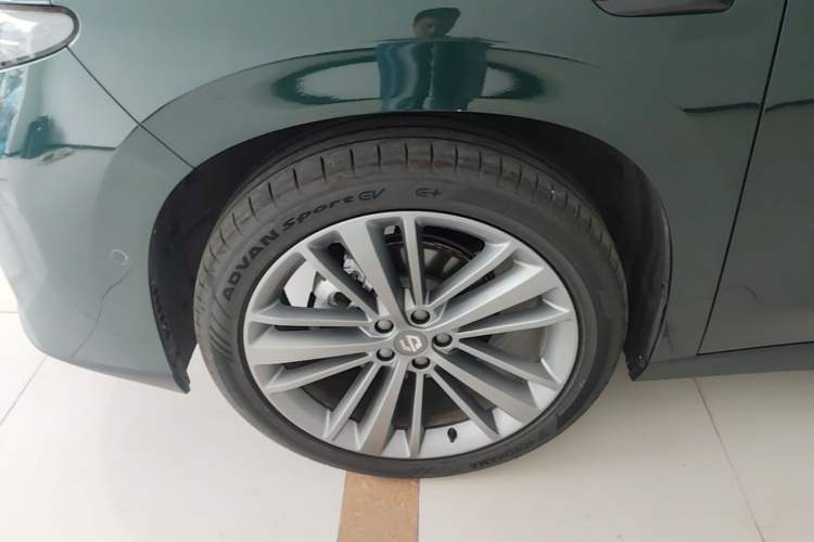 Used Leapmotor C16 2024 Range-Extended 200 Luxury Edition Left Front Wheel Hub
