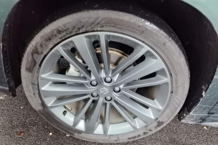 Used Leapmotor C16 2024 Pure Electric 520 Deluxe Edition Left Front Wheel Hub