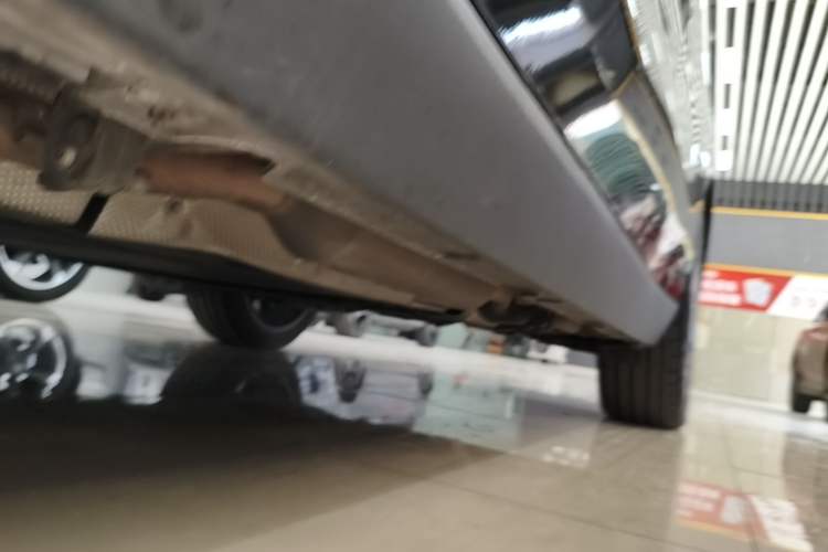 Used Leapmotor C16 2024 Range-Extended 200 LiDAR Edition Left Side Sill