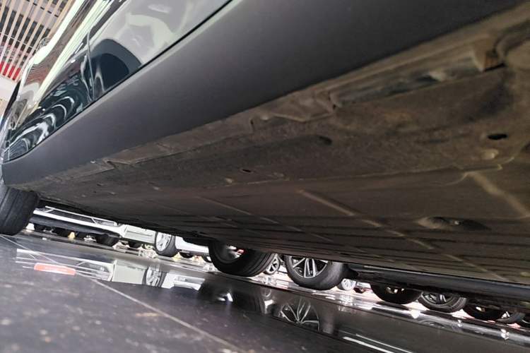 Used Leapmotor C16 2024 Pure Electric 520 Deluxe Edition Left Side Sill