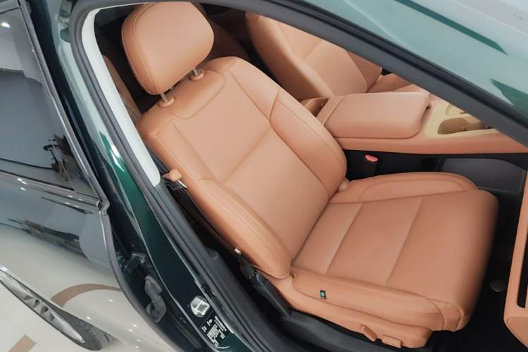 Used Leapmotor C16 2024 Range-Extended 200 Luxury Edition Right Front Seat