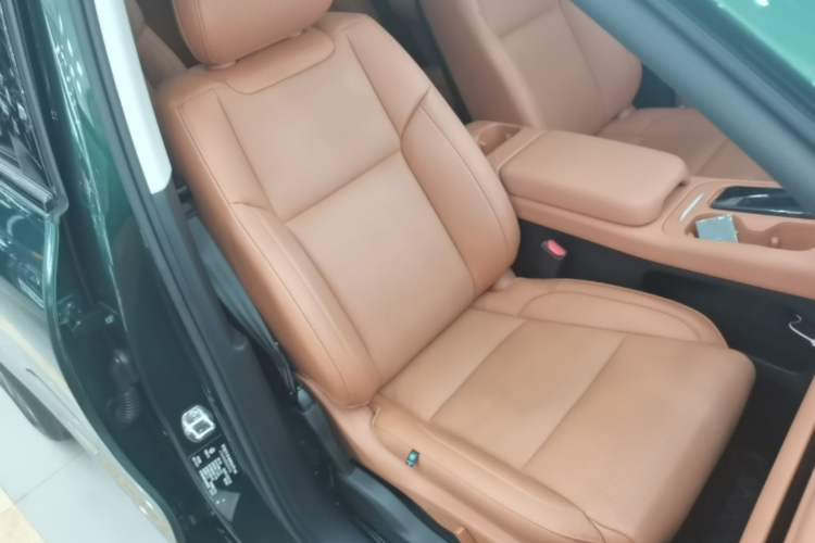 Used Leapmotor C16 2024 Range-Extended 200 Luxury Edition Right Front Seat