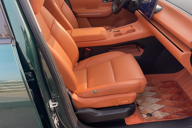 Used Leapmotor C16 2024 Range-Extended 200 Luxury Edition Right Front Seat