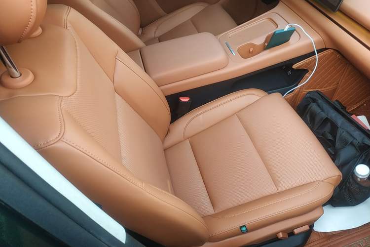 Used Leapmotor C16 2024 Range-Extended 200 Luxury Edition Right Front Seat