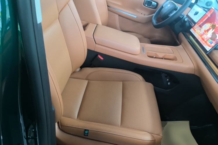 Used Leapmotor C16 2024 Range-Extended 200 Luxury Edition Right Front Seat