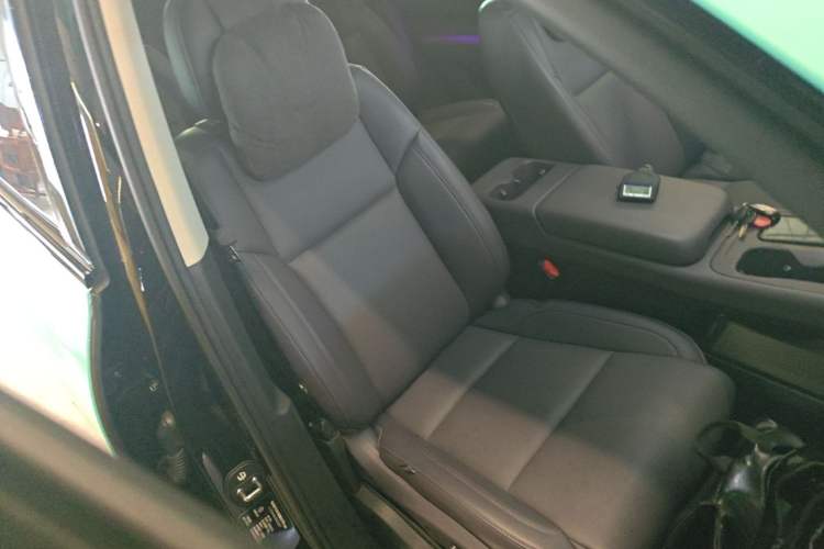 Used Leapmotor C16 2024 All-Electric 580 Luxury Edition Right Front Seat
