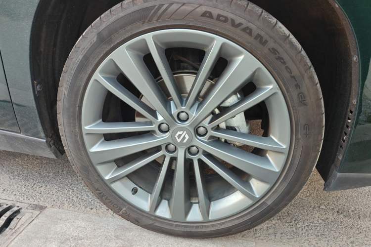 Used Leapmotor C16 2024 Range-Extended 200 Luxury Edition Right Front Wheel Hub