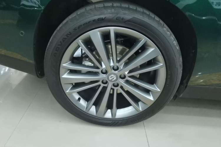 Used Leapmotor C16 2024 Range-Extended 200 Luxury Edition Right Rear Wheel Hub