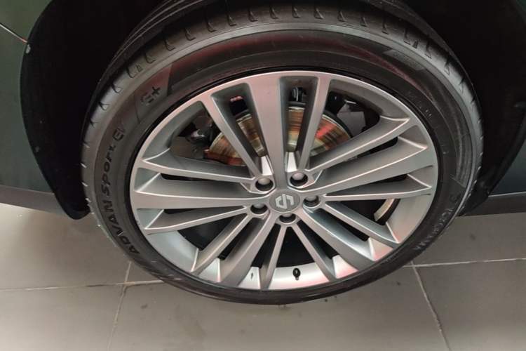 Used Leapmotor C16 2024 Range-Extended 200 Luxury Edition Right Rear Wheel Hub