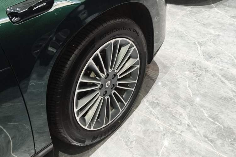 Used Leapmotor C16 2024 Range-Extended 200 Luxury Edition Right Rear Wheel Hub