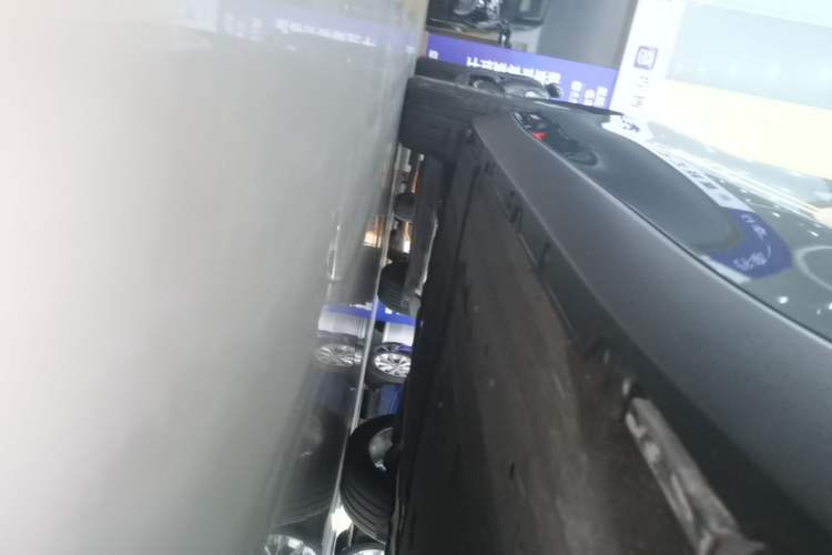 Used Leapmotor C16 2024 Range-Extended 200 Luxury Edition Right Side Sill