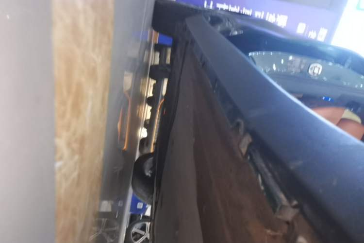 Used Leapmotor C16 2024 Range-Extended 200 LiDAR Edition Right Side Sill