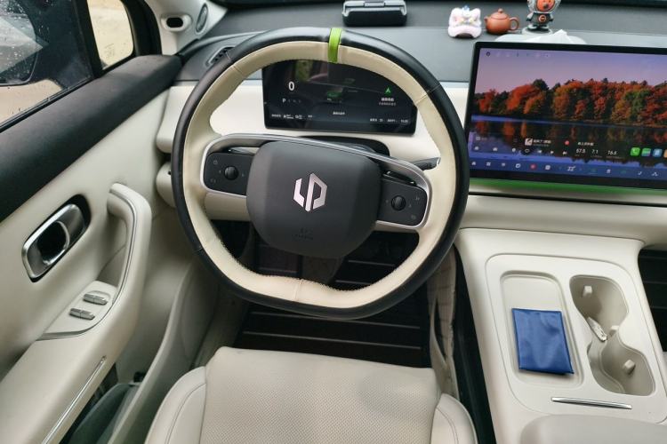 Used Leapmotor C16 2024 Range-Extended 200 LiDAR Edition Steering Wheel