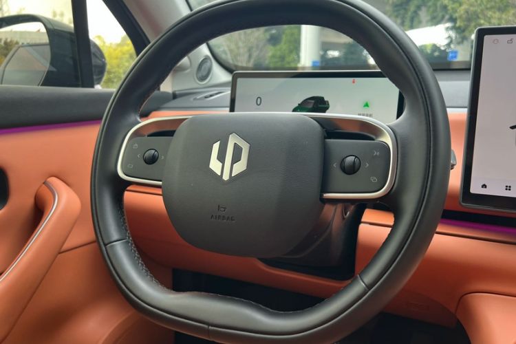 Used Leapmotor C16 2024 Range-Extended 200 Luxury Edition Steering Wheel